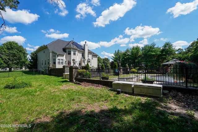 2 Stonehenge Court, Jackson, NJ 08527