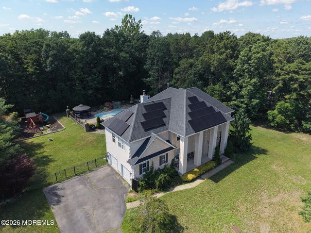 2 Stonehenge Court, Jackson, NJ 08527