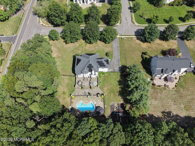 2 Stonehenge Court, Jackson, NJ 08527