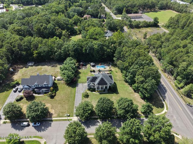 2 Stonehenge Court, Jackson, NJ 08527