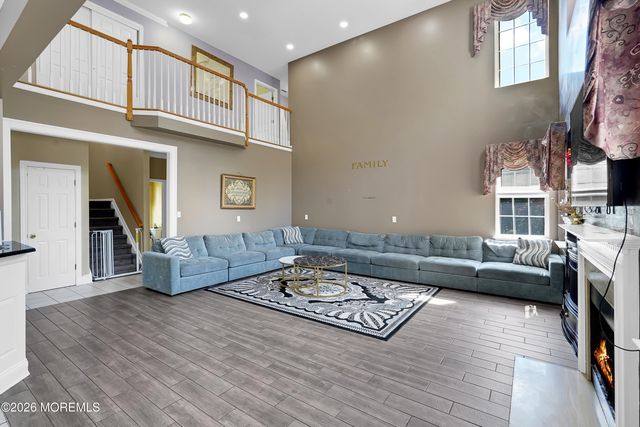 2 Stonehenge Court, Jackson, NJ 08527
