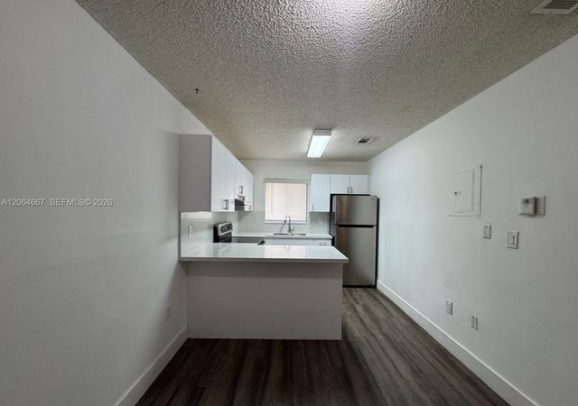 6375 W 22nd Ct 204, Hialeah, FL 33016