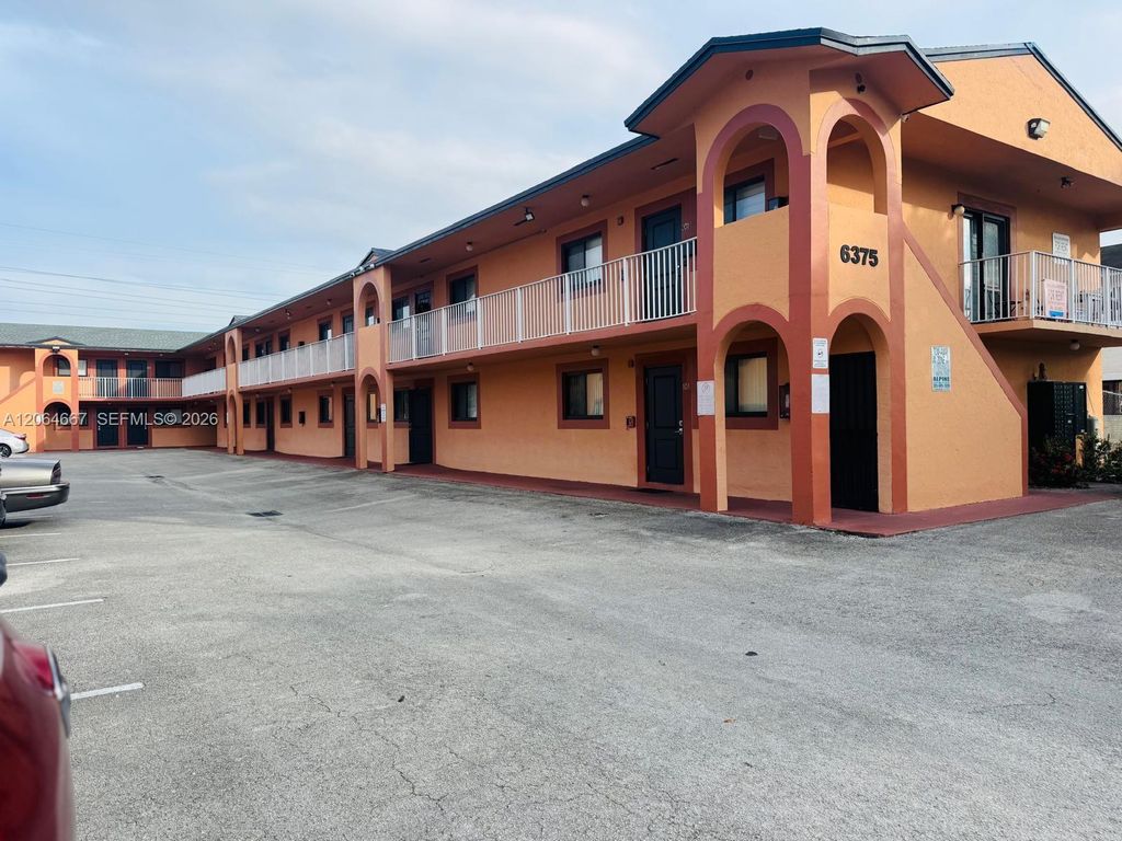 6375 W 22nd Ct 204, Hialeah, FL 33016
