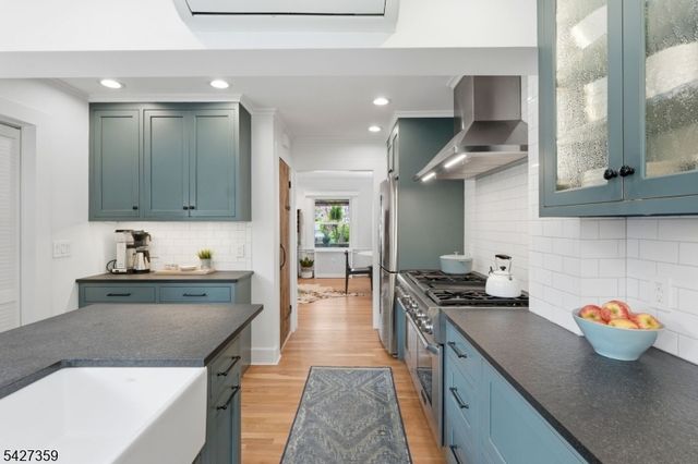 36 Kendal Ave, Maplewood Twp., NJ 07040