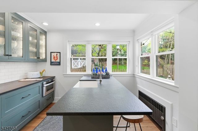 36 Kendal Ave, Maplewood Twp., NJ 07040