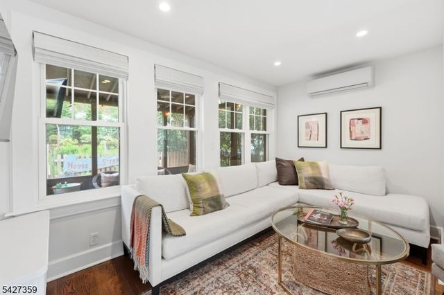 36 Kendal Ave, Maplewood Twp., NJ 07040