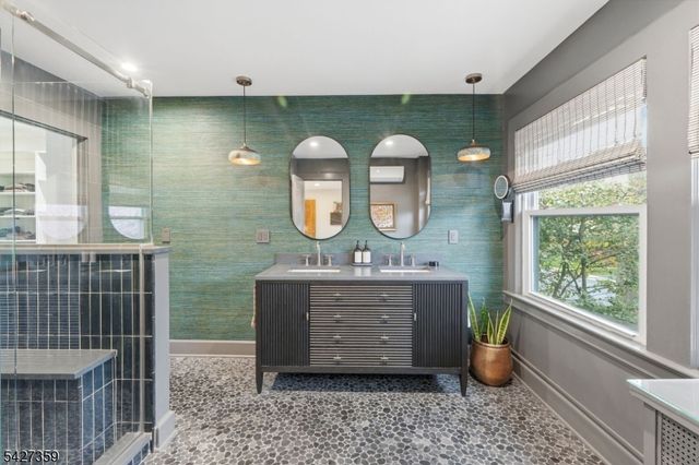 36 Kendal Ave, Maplewood Twp., NJ 07040