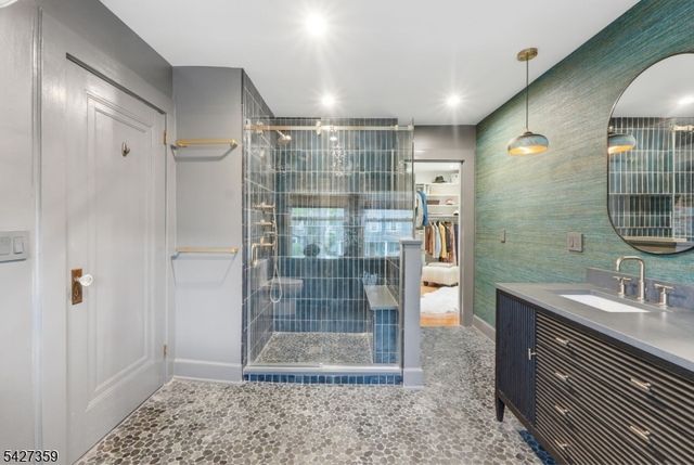 36 Kendal Ave, Maplewood Twp., NJ 07040