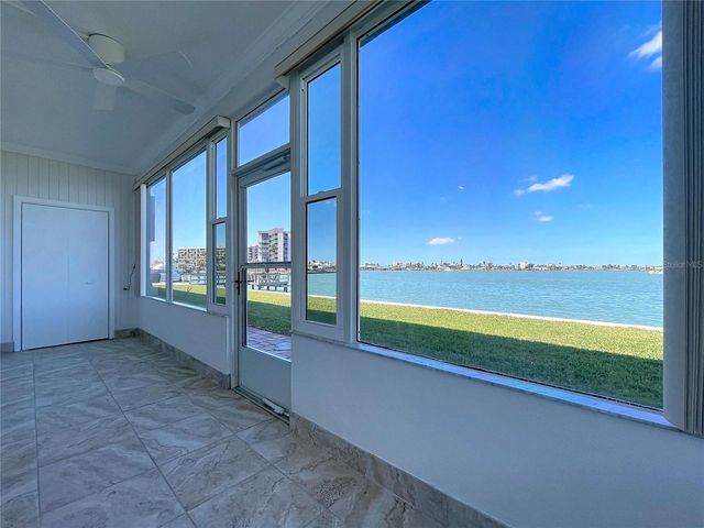 250 126TH AVENUE 110, Treasure Island, FL 33706