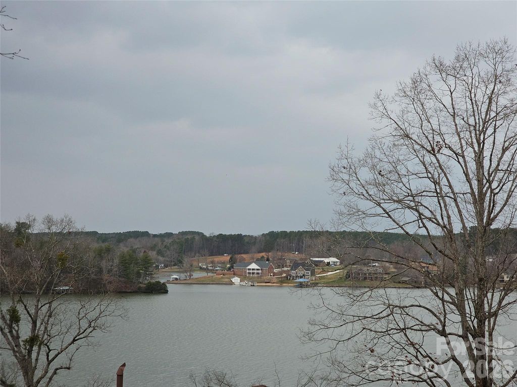3431 6th Street Drive NW, Hickory, NC 28601