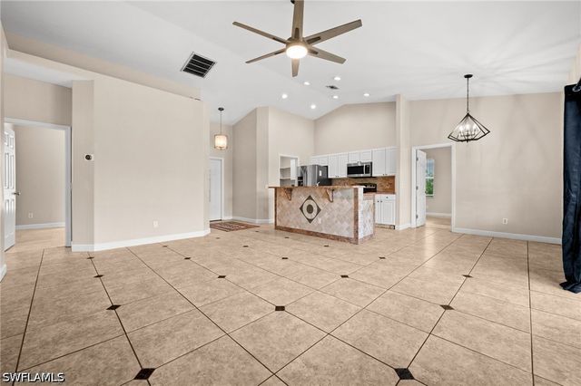 8346 Wren RD, Fort Myers, FL 33967