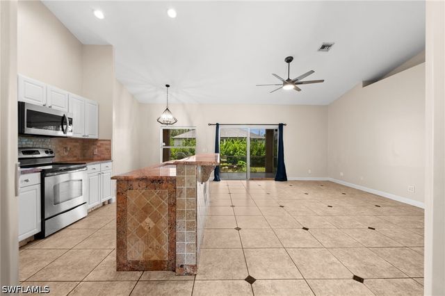 8346 Wren RD, Fort Myers, FL 33967