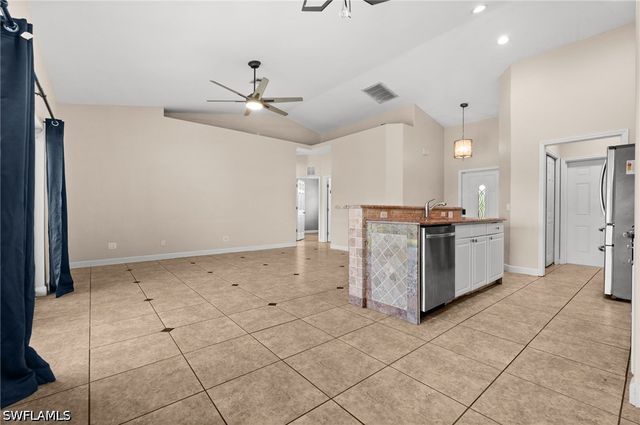 8346 Wren RD, Fort Myers, FL 33967