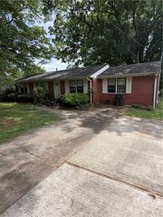216 E Meadow Drive, Athens, GA 30605