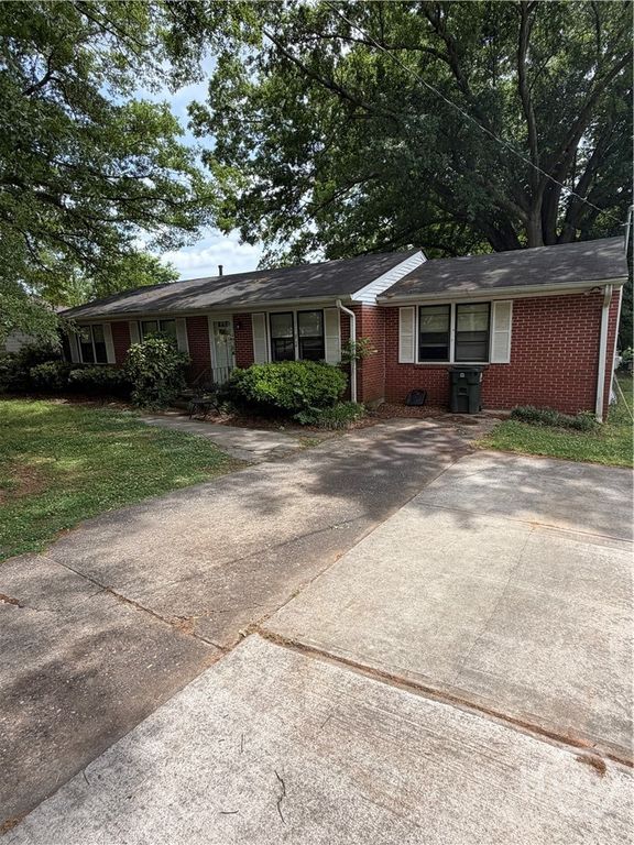 216 E Meadow Drive, Athens, GA 30605