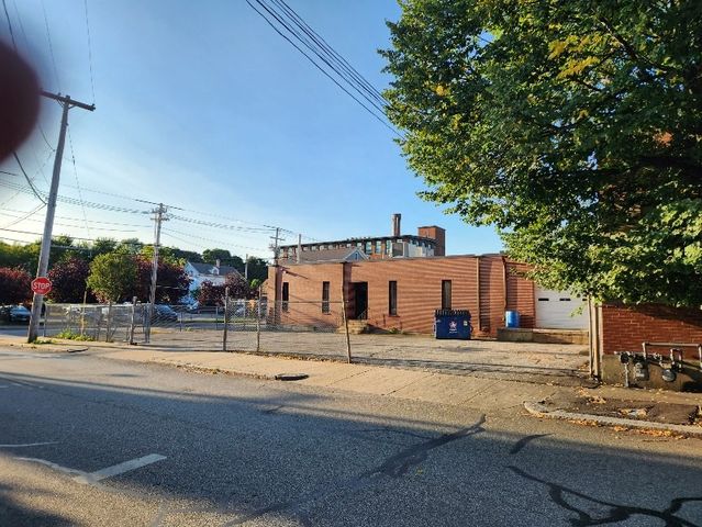 31 Delaine Street, Providence, RI 02909