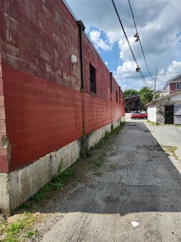 31 Delaine Street, Providence, RI 02909