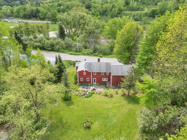 904 Moscow Road, Stowe, VT 05672