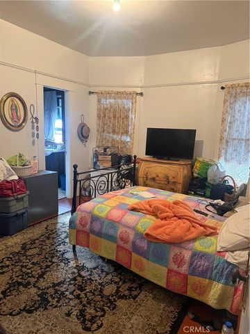 240 E Kingsley, Pomona, CA 91767