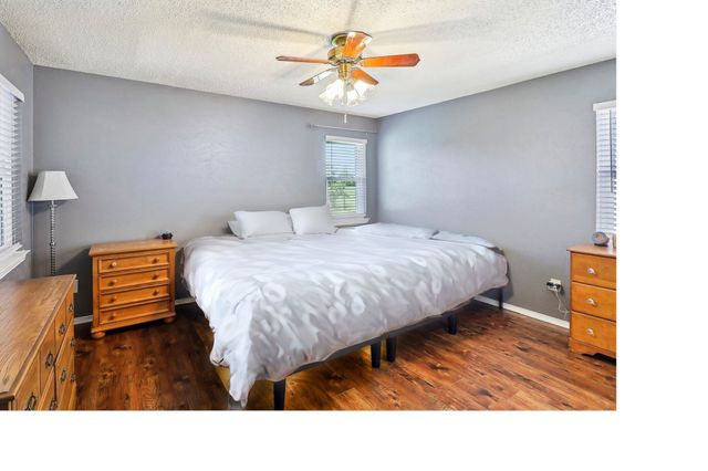 131 Carol Lane, Pecan Hill, TX 75154