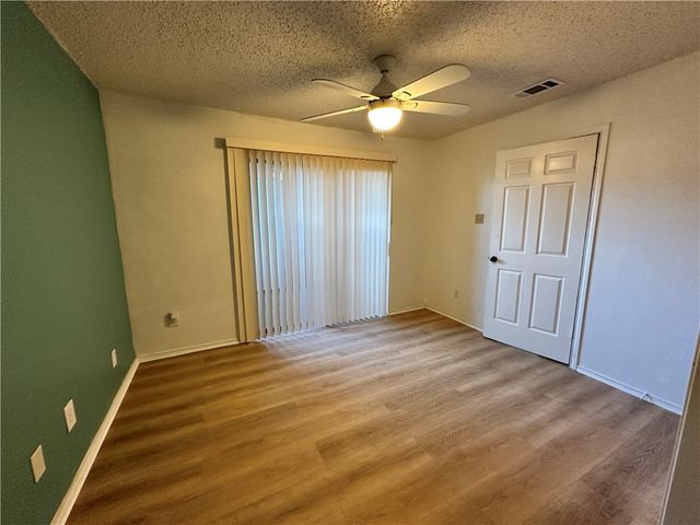 7122 Premont Dr E-103, Corpus Christi, TX 78414