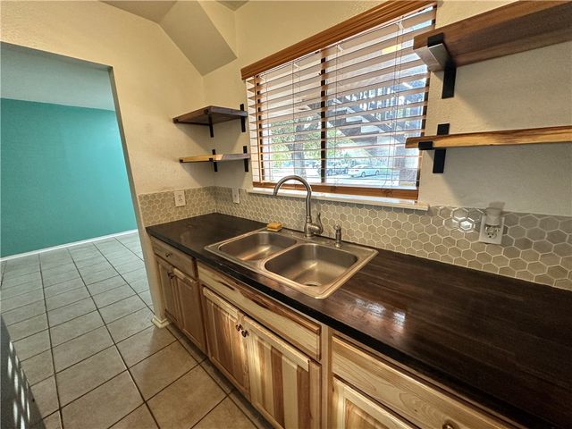 7122 Premont Dr E-103, Corpus Christi, TX 78414