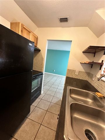 7122 Premont Dr E-103, Corpus Christi, TX 78414