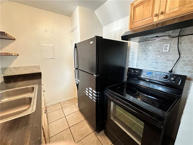 7122 Premont Dr E-103, Corpus Christi, TX 78414