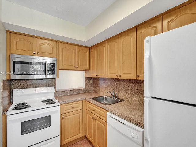 4600 SW 67th Ave 235, Miami, FL 33155