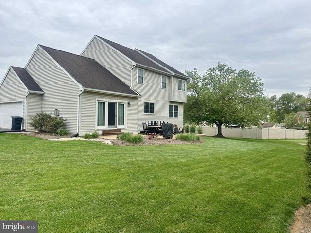 20 OLDE HICKORY RD, Mount Wolf, PA 17347