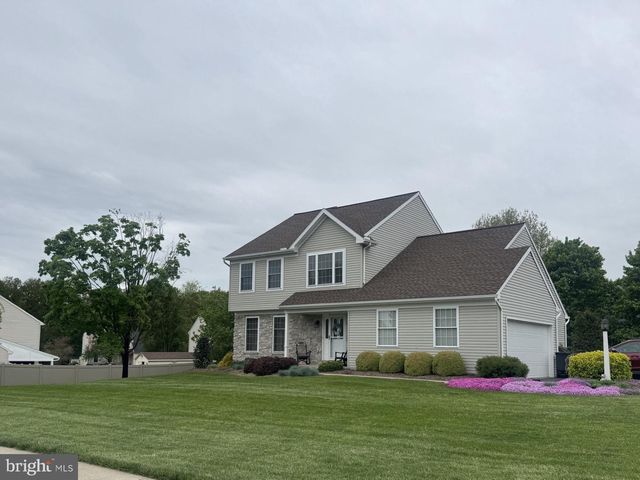 20 OLDE HICKORY RD, Mount Wolf, PA 17347