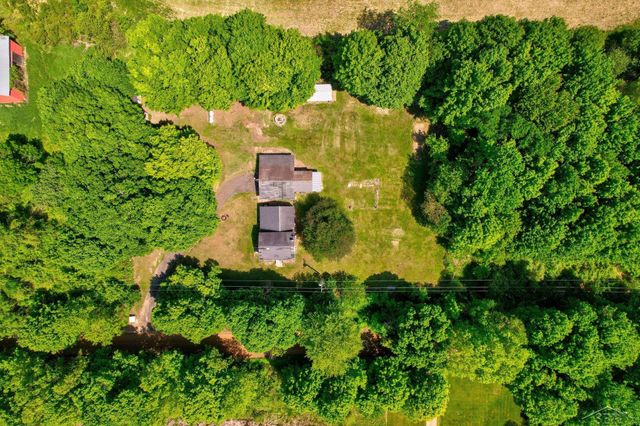 5400 Sister Lake Road, Columbiaville, MI 48421
