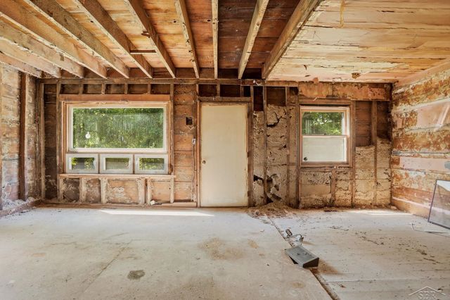 5400 Sister Lake Road, Columbiaville, MI 48421
