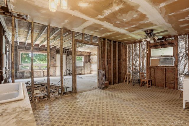 5400 Sister Lake Road, Columbiaville, MI 48421