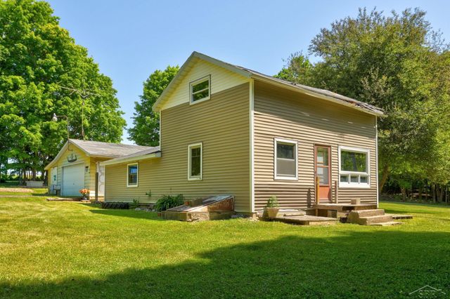 5400 Sister Lake Road, Columbiaville, MI 48421