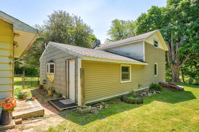 5400 Sister Lake Road, Columbiaville, MI 48421