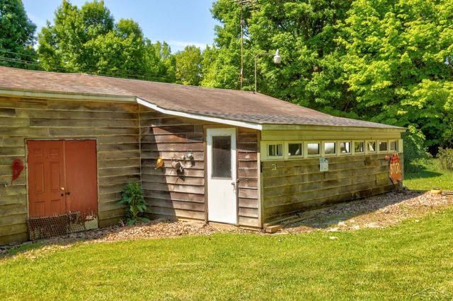 5400 Sister Lake Road, Columbiaville, MI 48421