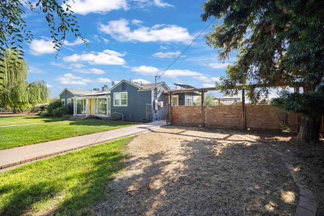 23405 328th Avenue, Woodlake, CA 93286