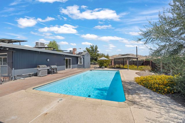 23405 328th Avenue, Woodlake, CA 93286