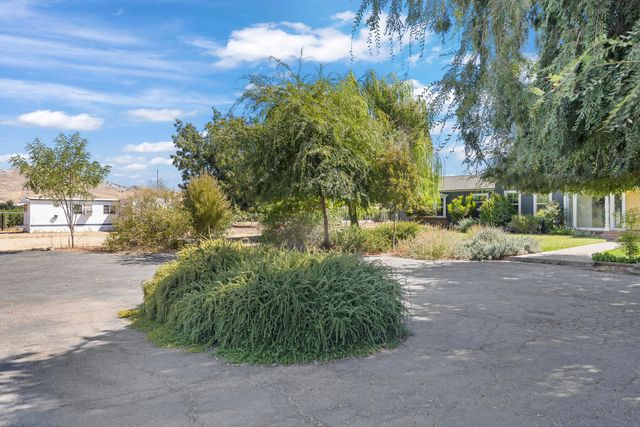 23405 328th Avenue, Woodlake, CA 93286