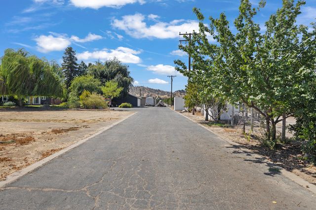 23405 328th Avenue, Woodlake, CA 93286