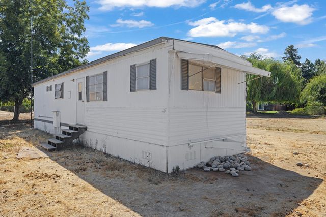 23405 328th Avenue, Woodlake, CA 93286