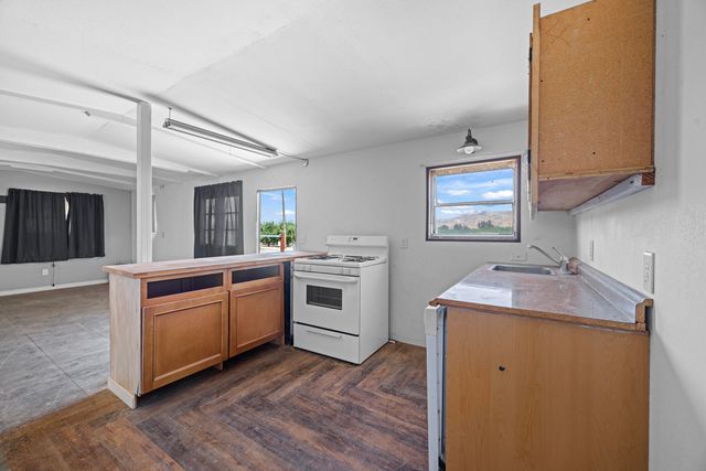 23405 328th Avenue, Woodlake, CA 93286