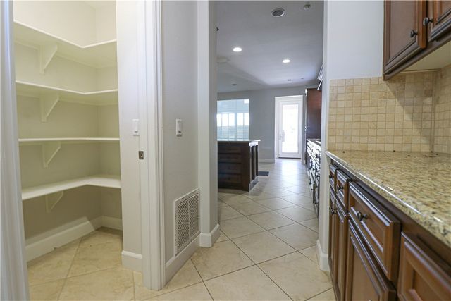 2850 N Stone Pine, Santa Ana, CA 92706