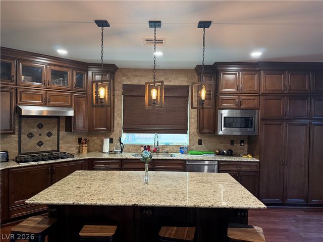 7037 Twin Forks Peak Street, Las Vegas, NV 89166