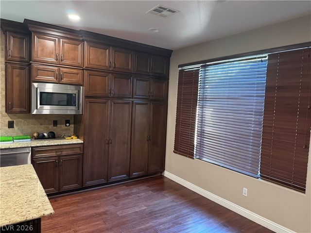 7037 Twin Forks Peak Street, Las Vegas, NV 89166