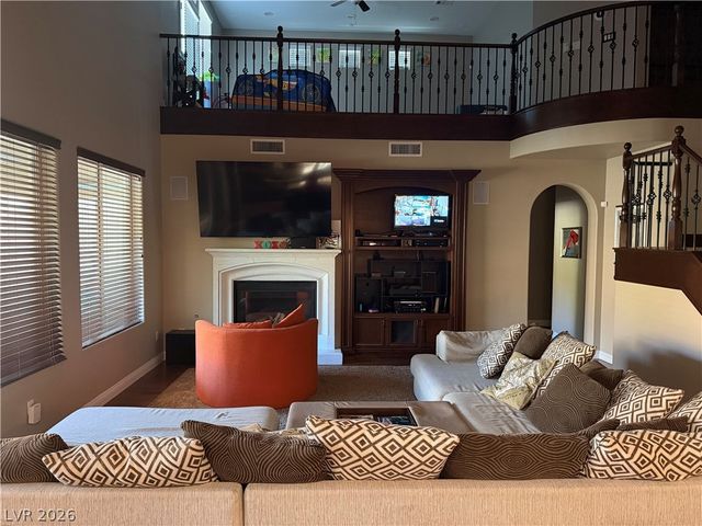 7037 Twin Forks Peak Street, Las Vegas, NV 89166