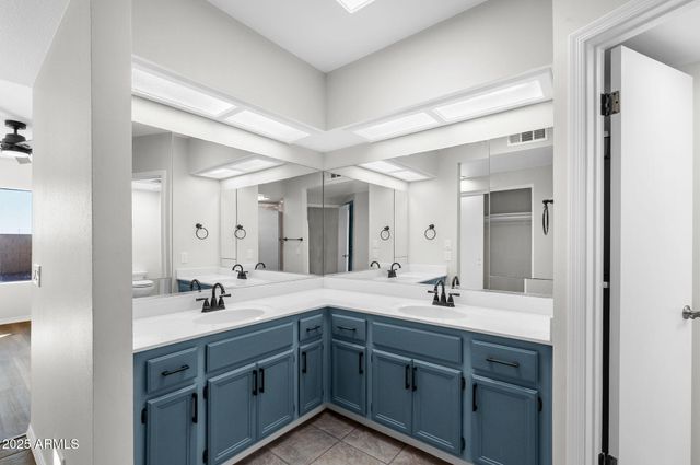 10625 E NAVAJO Place, Sun Lakes, AZ 85248