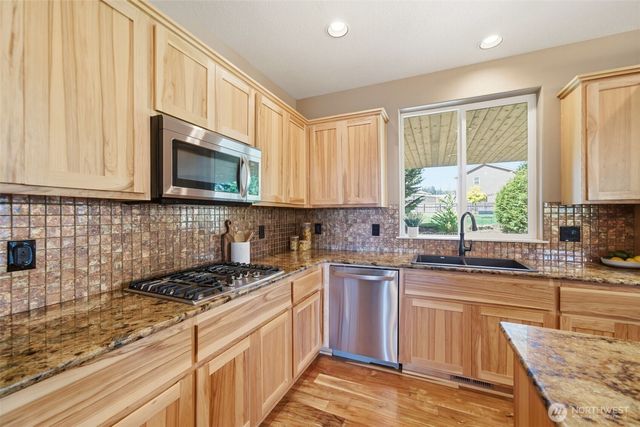1506 NW 339TH Street, La Center, WA 98629
