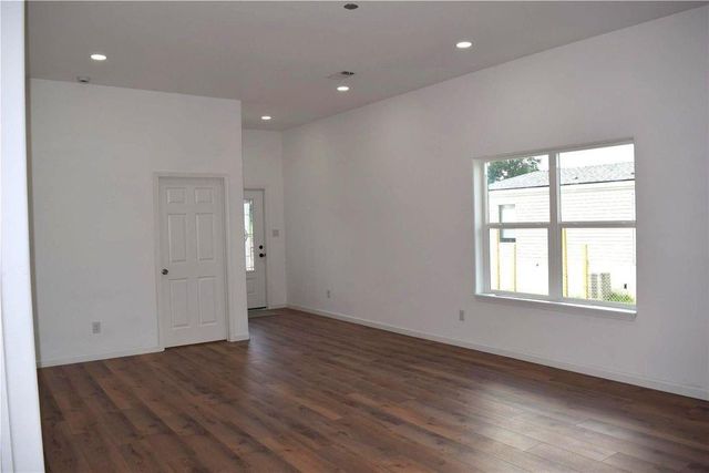 740 County Road 5015, Cleveland, TX 77327